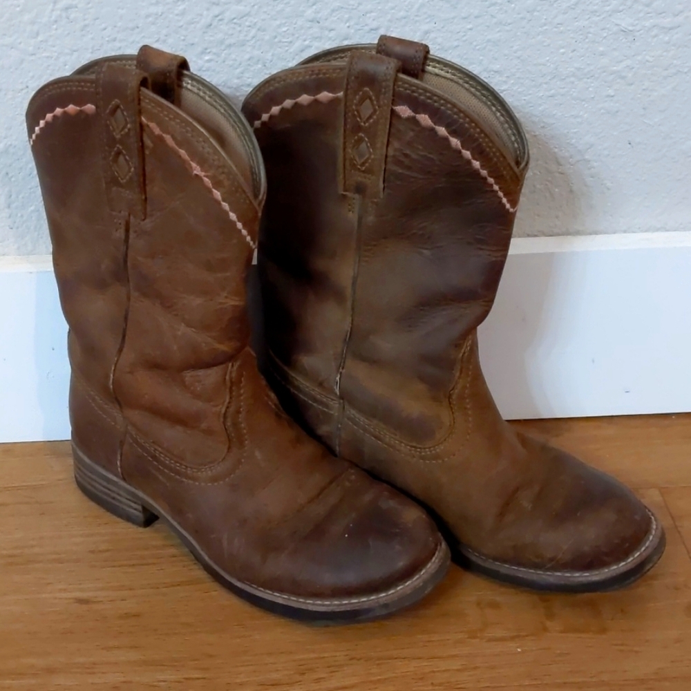Ariat cowgirl boots